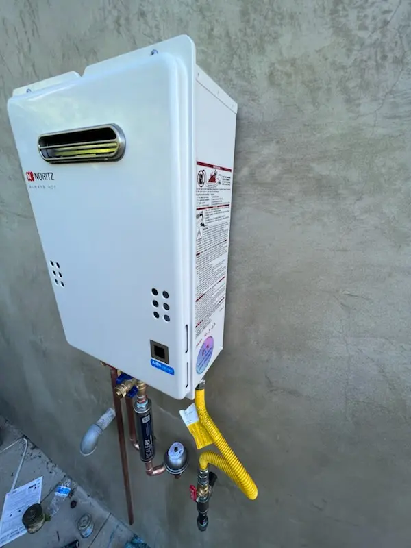 Tankless water heater installation for Lochwolde homes